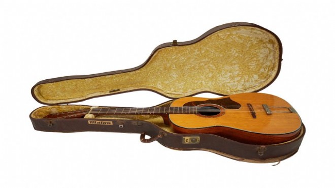 50 yıldır kayıp gitar açık artırmada!