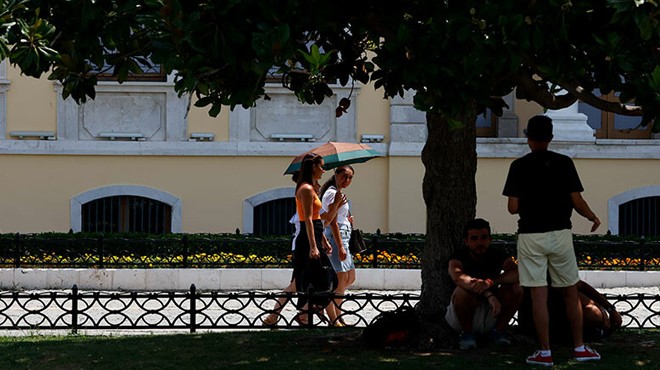 Alışveriş durdu… Kemeraltı'nı sıcak hava vurdu!