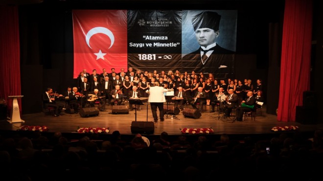 Aydınlılar Atatürk'ün sevdiği şarkıları hep birlikte söyledi