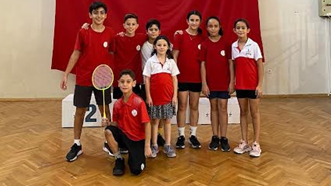 Badminton'da Bayraklı farkı!