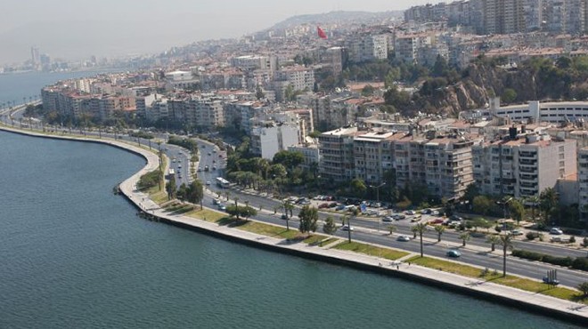 Başkan Batur, Konak’taki iki bölge için uyardı: Sıvılaşma riski var!