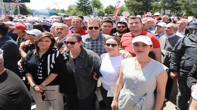 Başkan Sengel Ankara'daki mitinge katıldı... 'Her daim emeklilerin yanındayız'