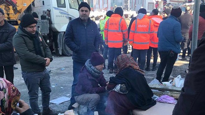 Başkan Sengel umutlu haberi paylaştı.. İki oğlu enkazdan sağ çıkarıldı!