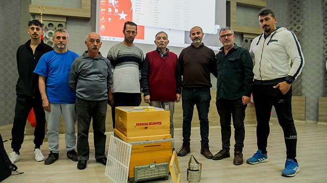 Bornova Belediyesi’nden depremzedelere arıcılık kursu