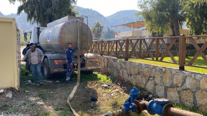 Büyükşehir'den afetzedelere su desteği