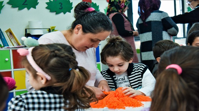 Çocuklar ve anneleri ahtapot atölyesinde buluştu