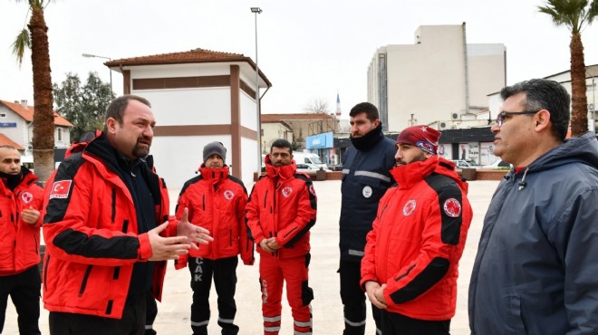 Depremin 12. gününde Çiğli'de dayanışma sürüyor