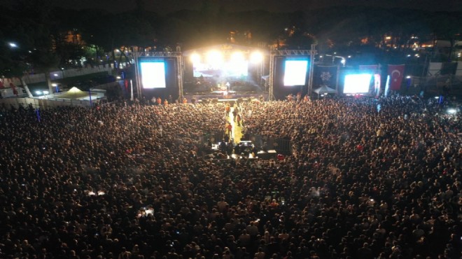 Ege'nin en büyük festivali Aydınfest ikinci günde de on binlerce Aydınlıyı buluşturdu