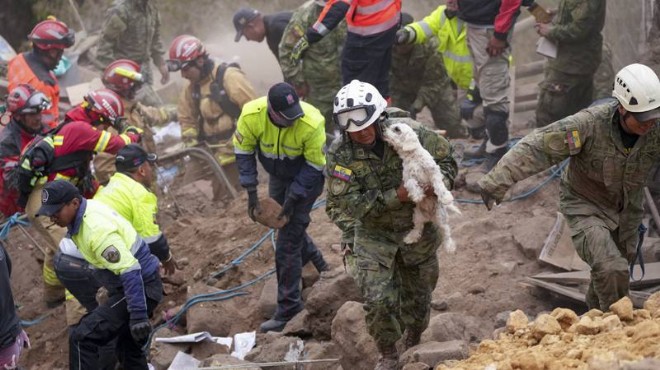 Ekvador'da toprak kayması: 16 ölü!