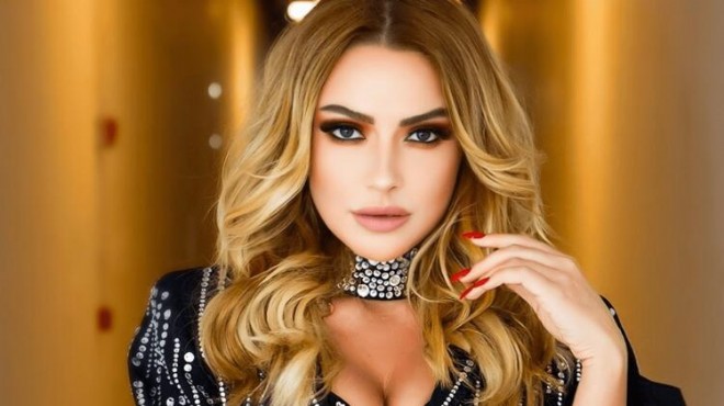 Hadise meşhur yüzükle fotoğraf paylaştı