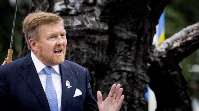 Hollanda Kralı Willem Alexander özür diledi