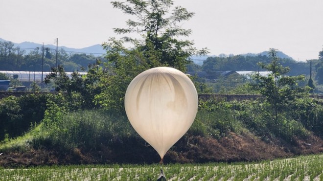 İki ülke arasında ‘çöp balonu' savaşı devam ediyor