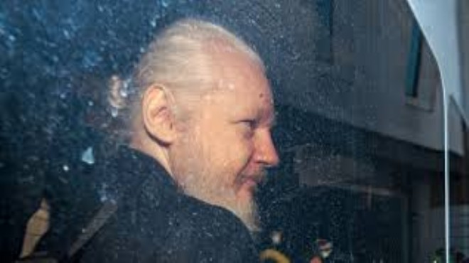 İngiltere'de Assange'a hapis cezası!