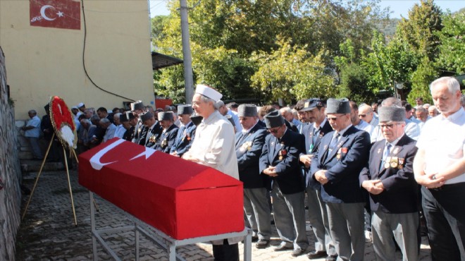 İzmir'de Kıbrıs gazisine son görev!