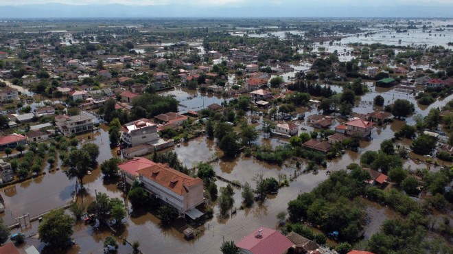 Komşu'daki sel okulları da vurdu: Açılması ertelendi