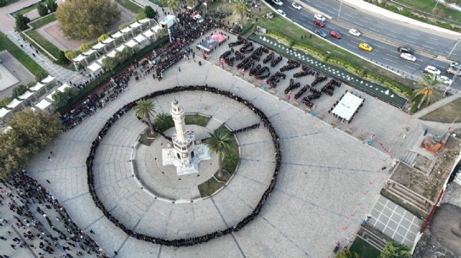 Konak Meydanı'nda unutulmaz koreografi