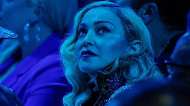 Madonna'dan kötü haber... Entübe edildi!