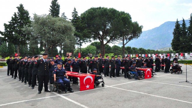 Manisa'da engelli bireyler asker oldu