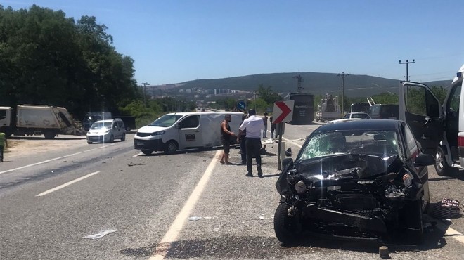 Muğla'da feci kaza... Otomobil ile minibüs çarpıştı!