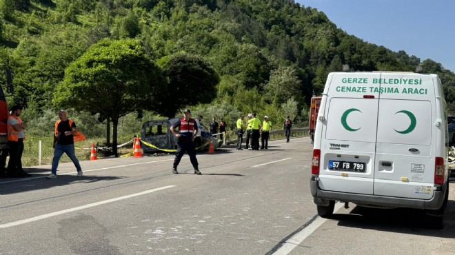 Otomobille hafif ticari araç çarpıştı: 3 ölü, 3 yaralı!