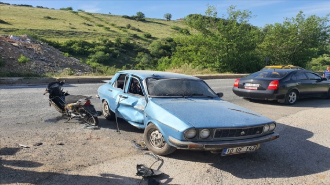 Otomobille motosiklet çarpıştı... Sürücü yaralandı