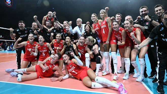 Vaiz kadın voleybolcuları hedef aldı, cemaat namazı terk etti